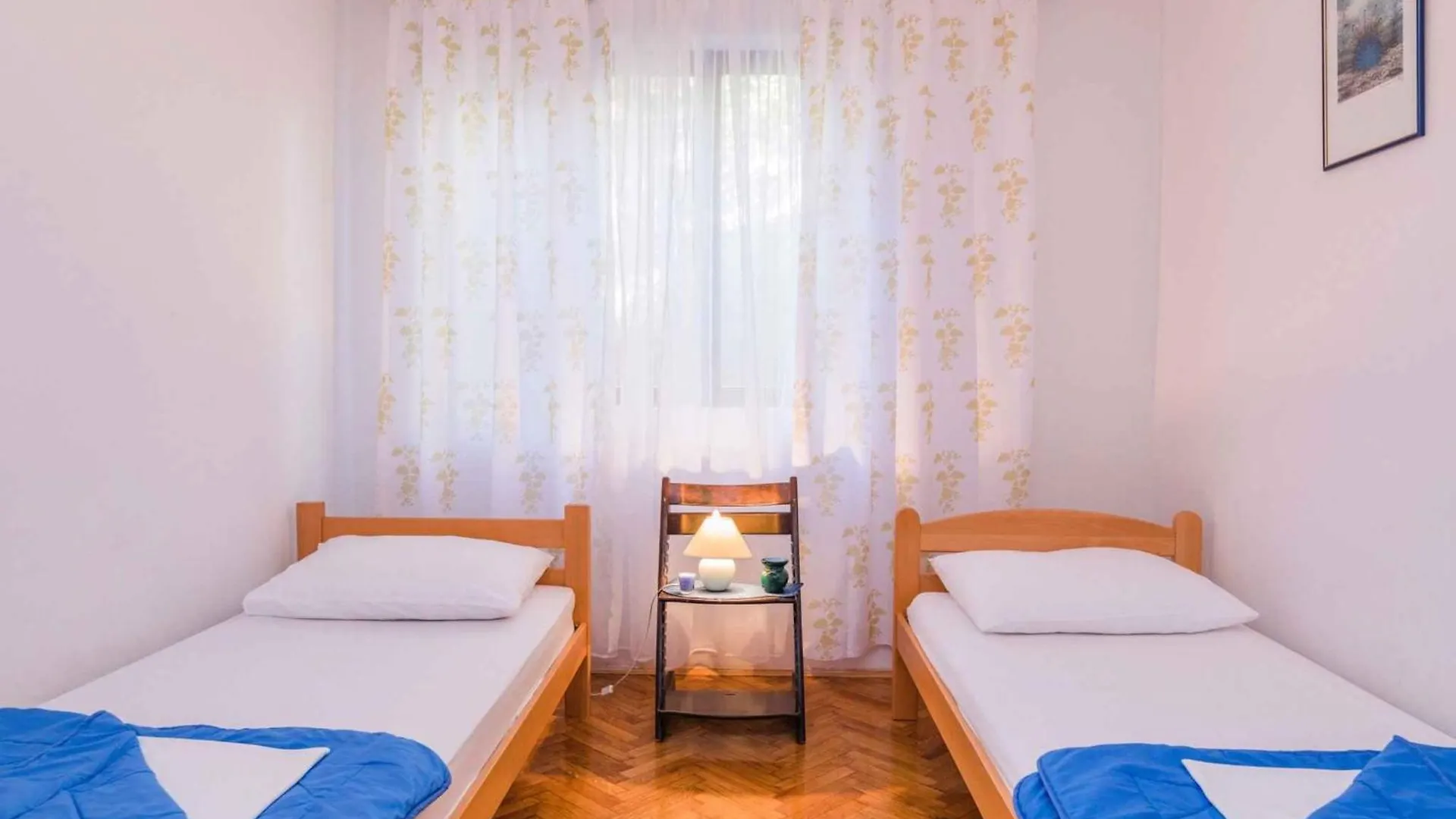 Apartment In Selce 39358