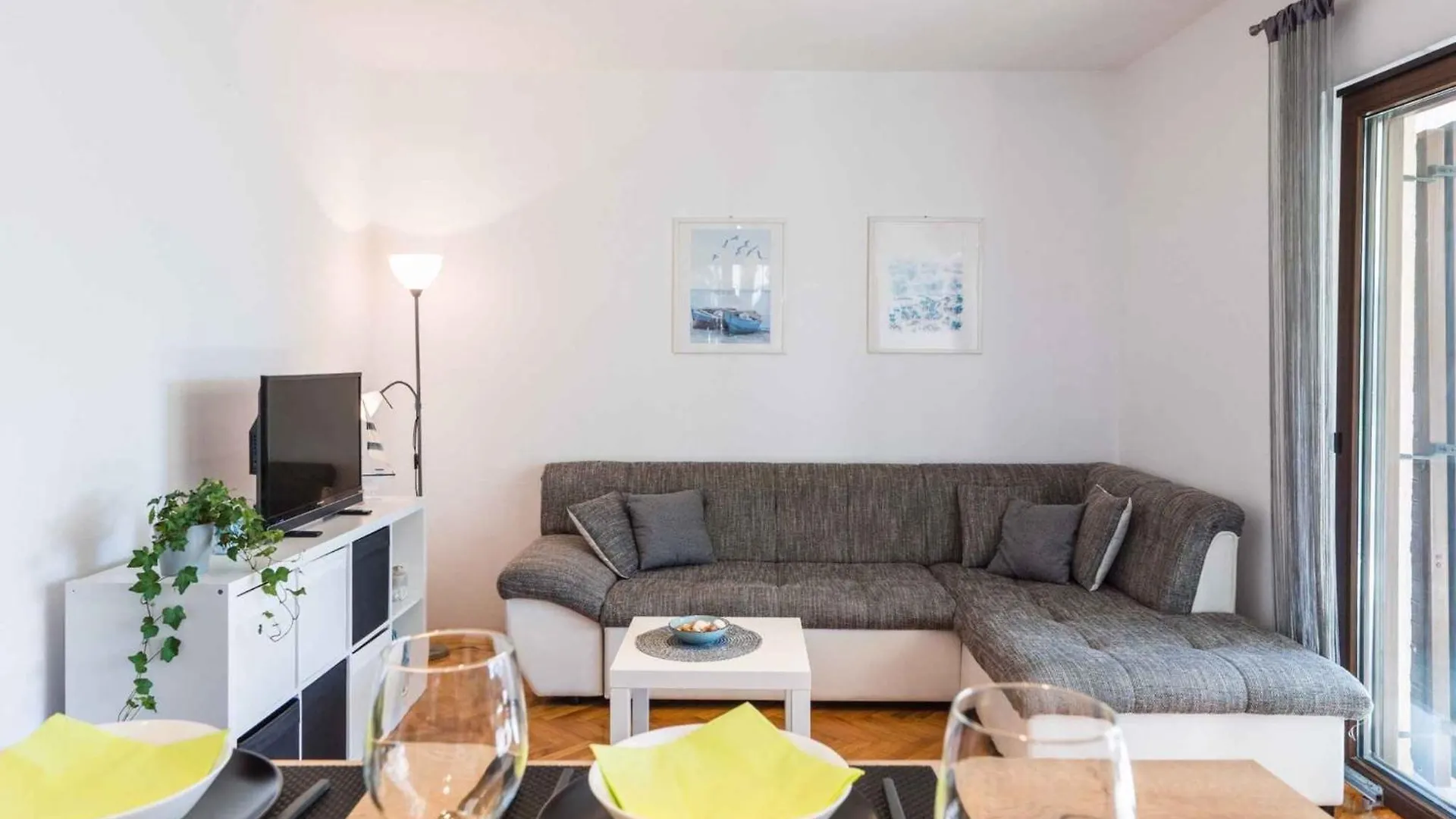 Apartment In Selce 39358 0*,