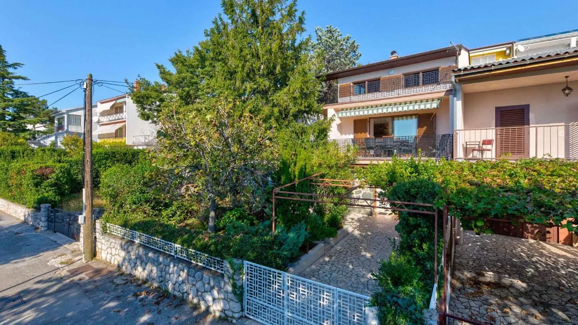 Apartment In Selce 39358