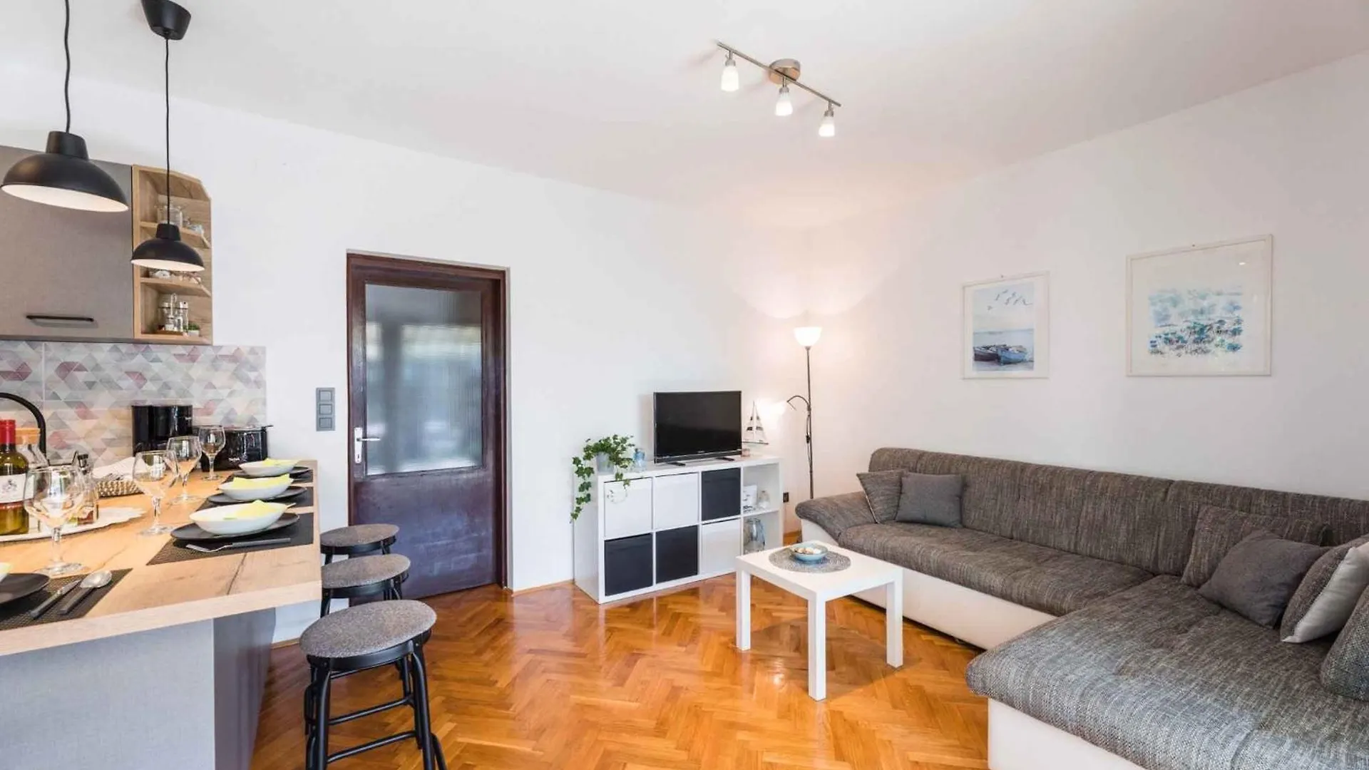 Apartment In Selce 39358